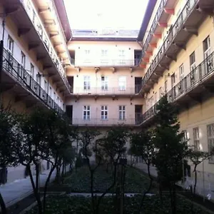 Trendy Near Basilica With Ac Apartamento Budapest